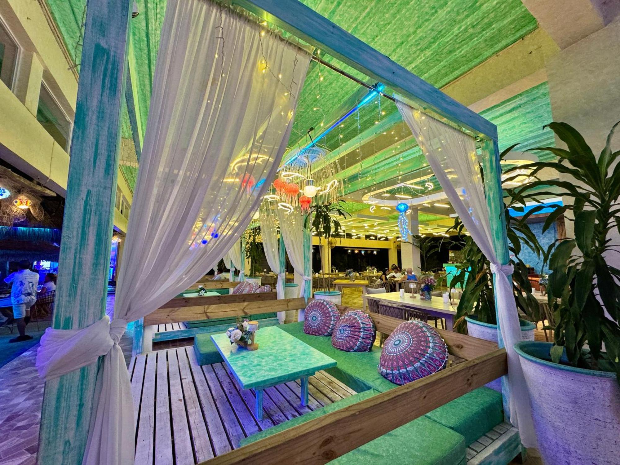 Casa Pilar Beach Resort Manoc-Manoc Exteriör bild