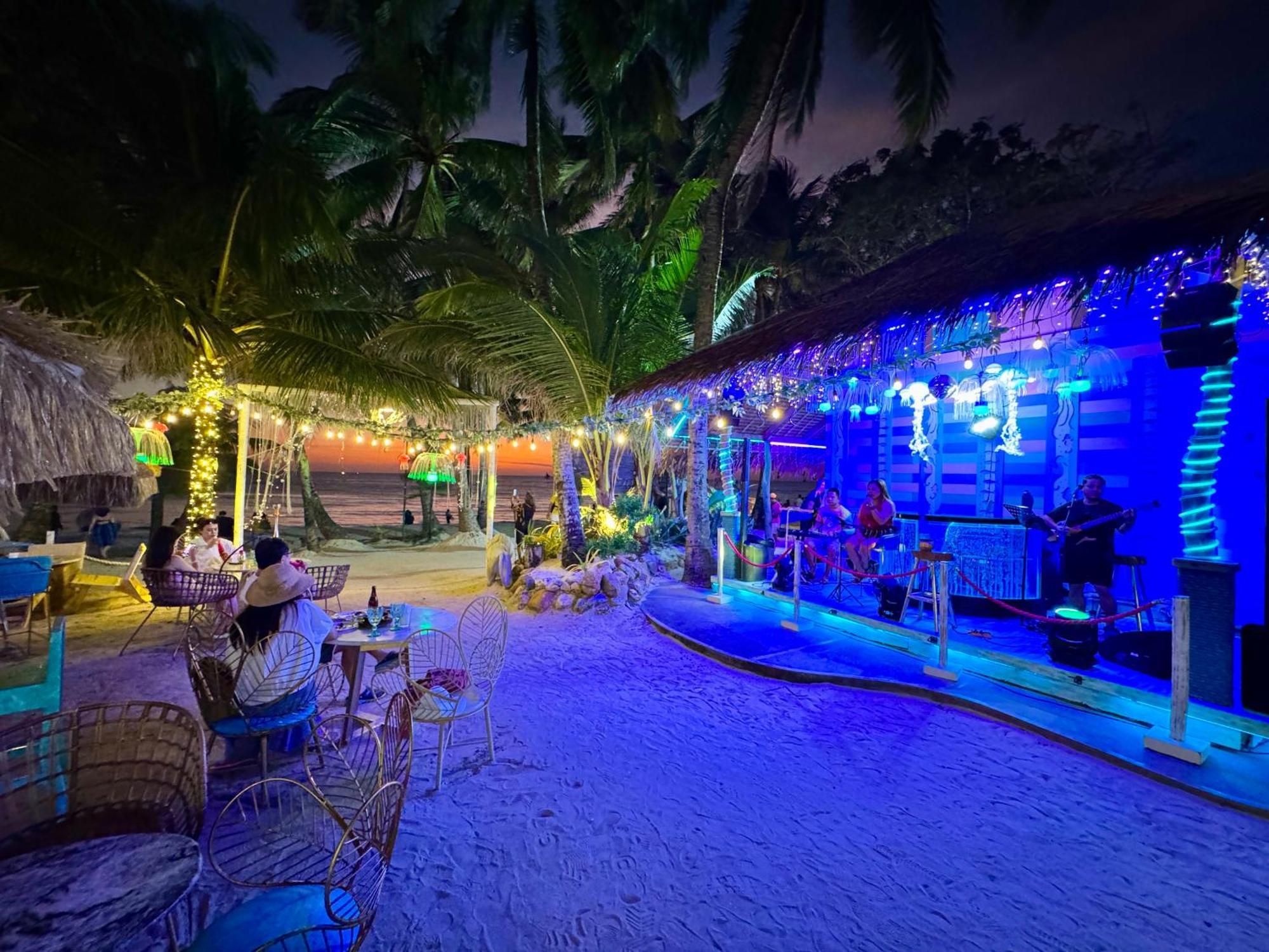 Casa Pilar Beach Resort Manoc-Manoc Exteriör bild