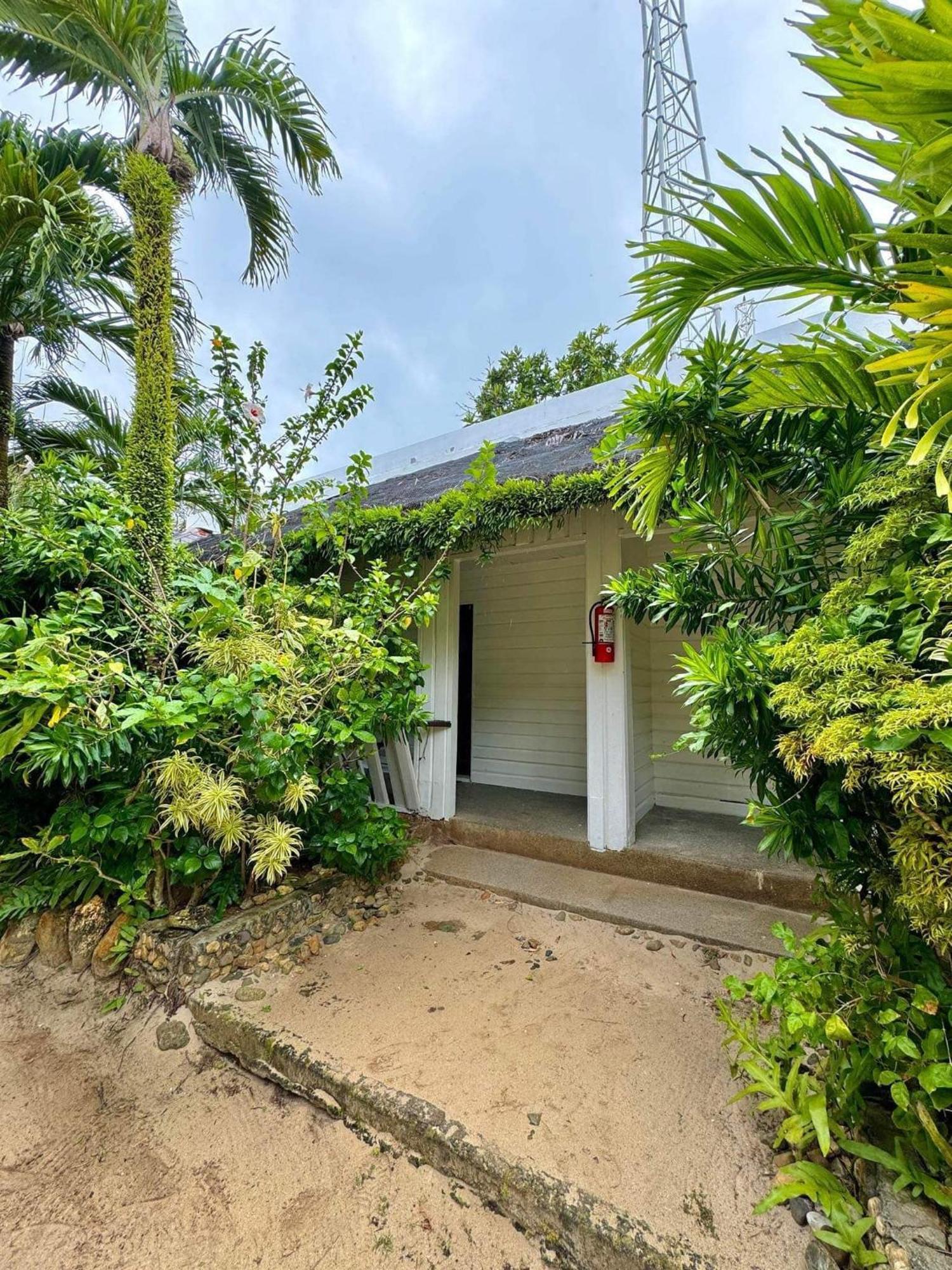 Casa Pilar Beach Resort Manoc-Manoc Exteriör bild