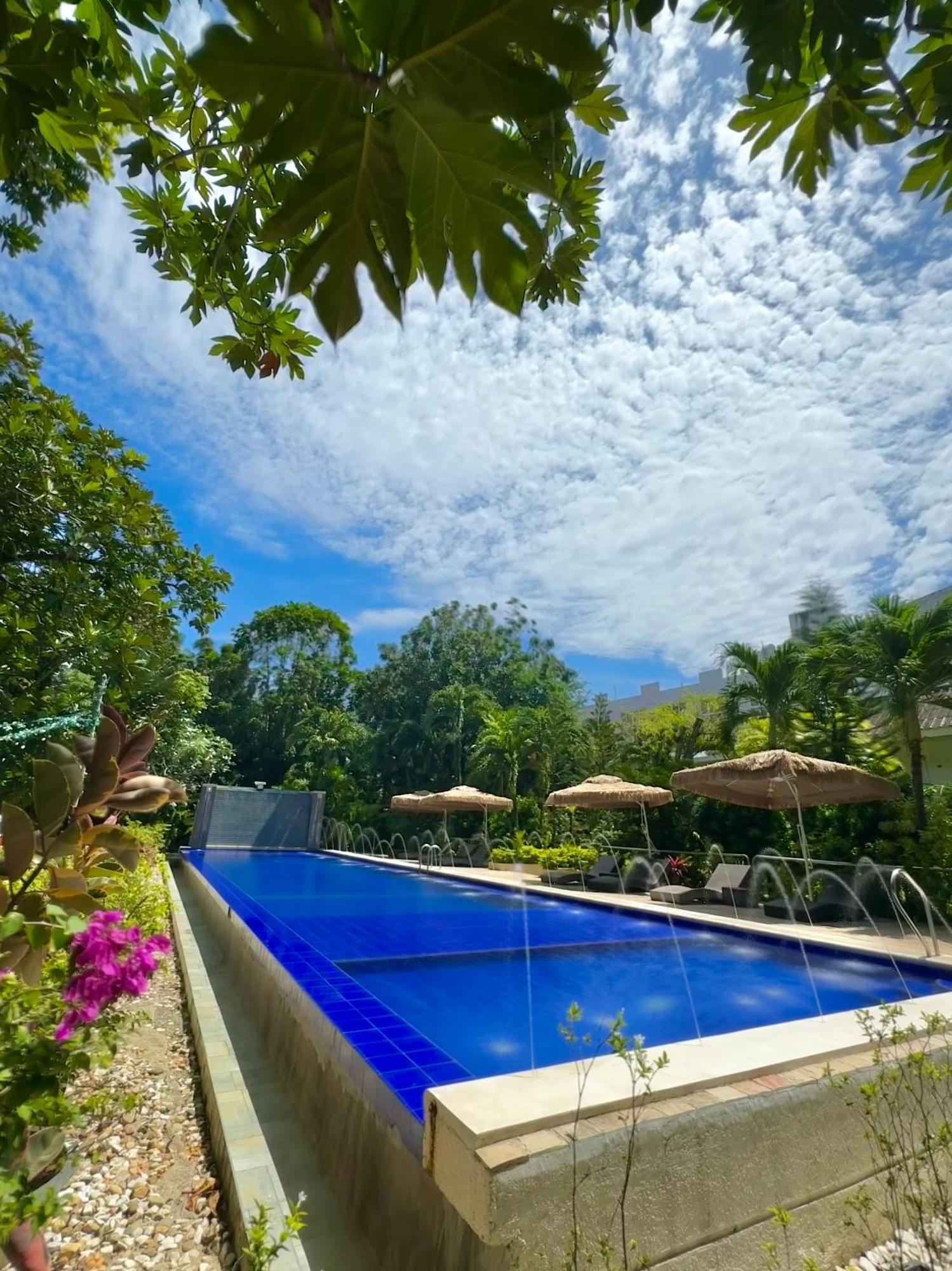 Casa Pilar Beach Resort Manoc-Manoc Exteriör bild