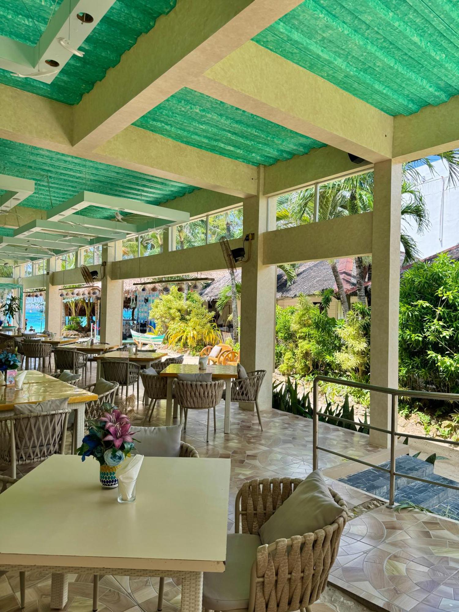 Casa Pilar Beach Resort Manoc-Manoc Exteriör bild