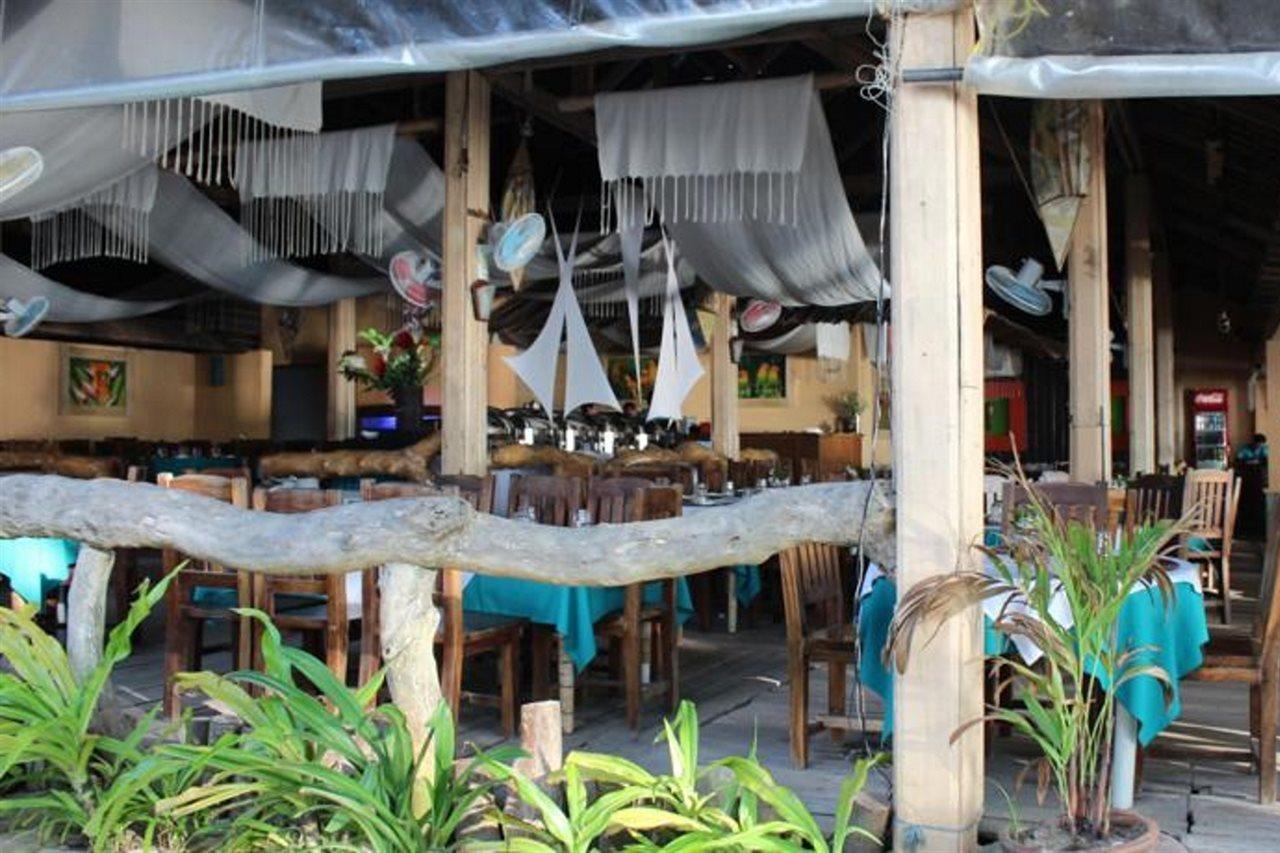 Casa Pilar Beach Resort Manoc-Manoc Exteriör bild