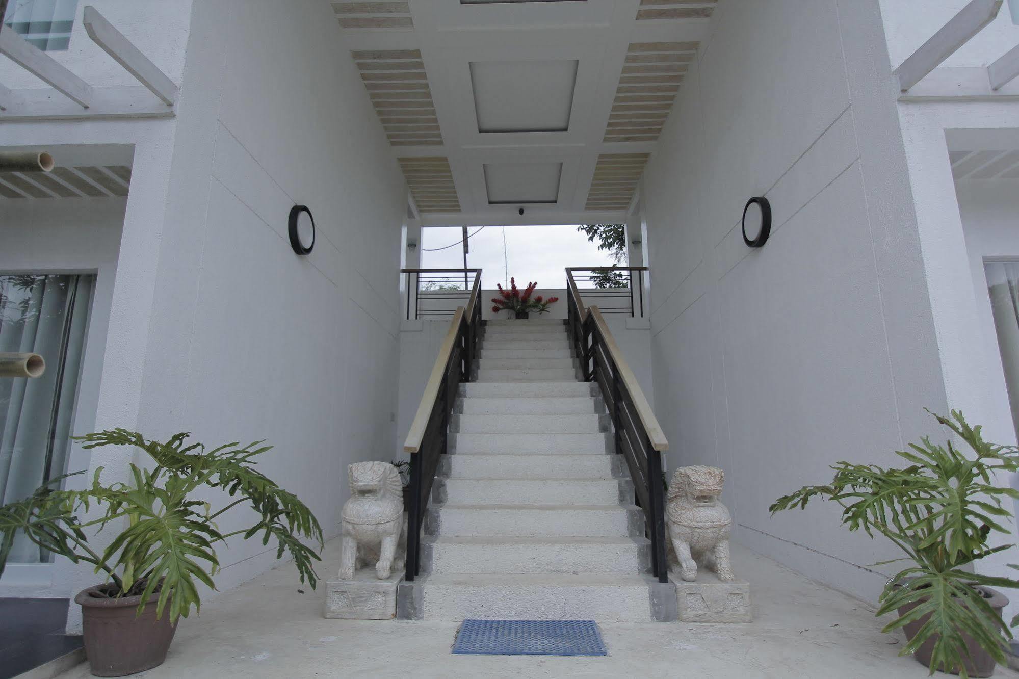 Casa Pilar Beach Resort Manoc-Manoc Exteriör bild